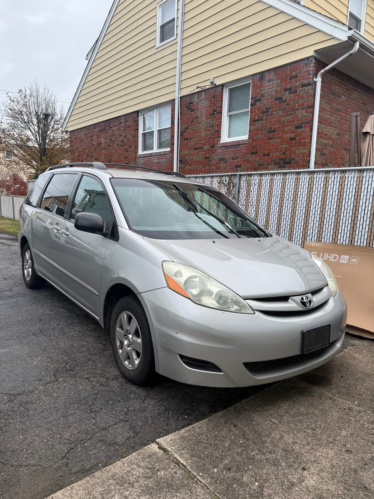 2006 Toyota Sienna purchased in Paramus, New Jersey